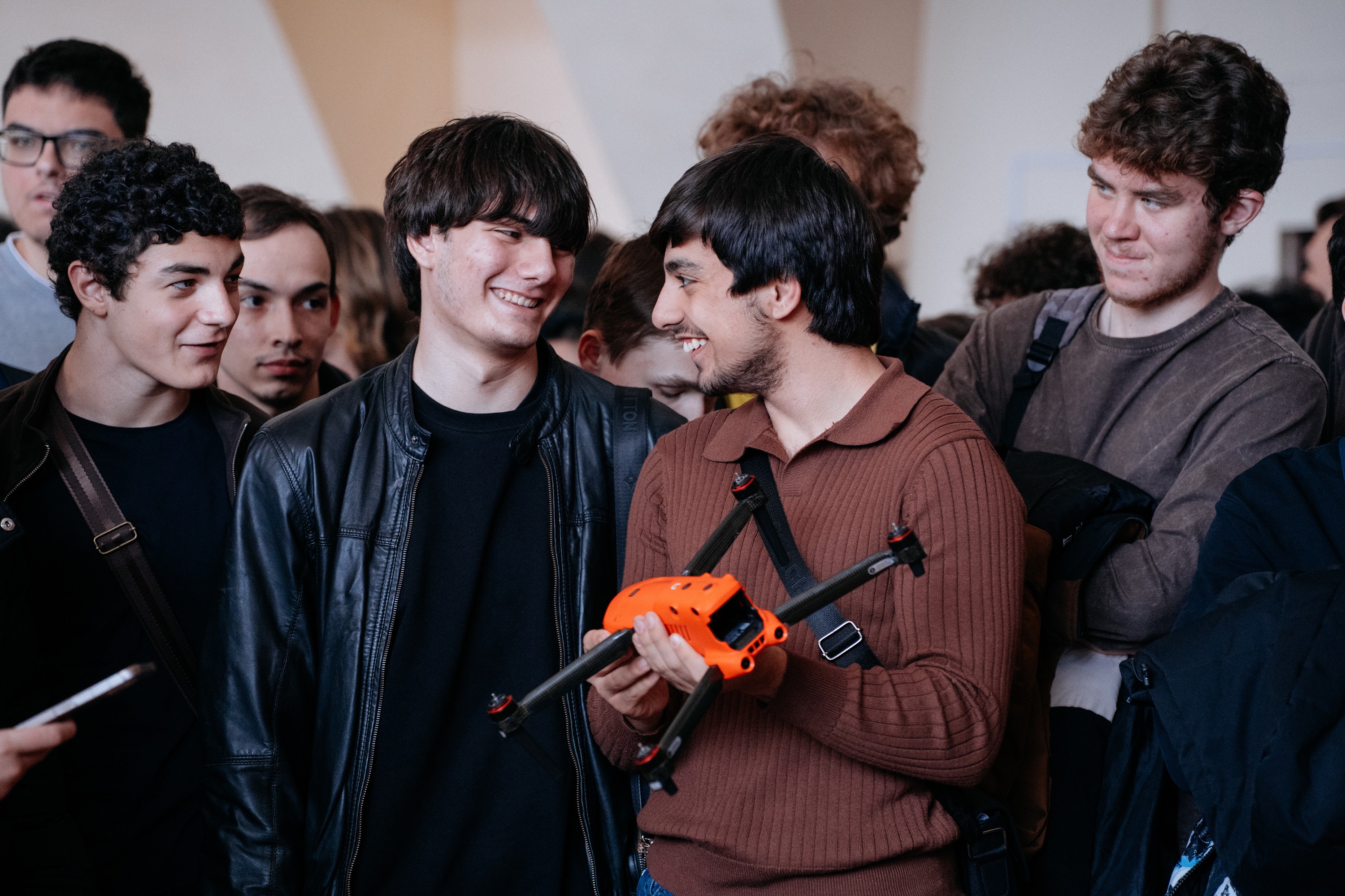 Будущее в небе: студенты СочиГУ познакомились с миром беспилотных летательных аппаратов